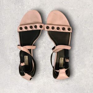 𝅺: : BALENCIAGA Studded Strappy Flat Sandals : :